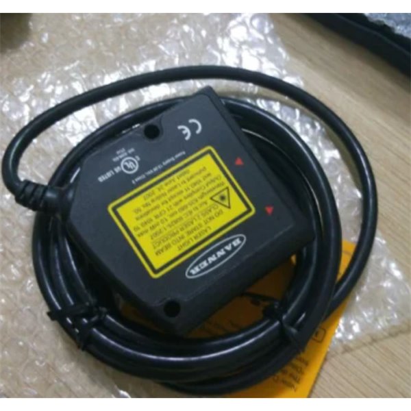 BANNER邦纳坚固耐用全能型光电传感器Q4X系列Q4XTILAF100-Q8